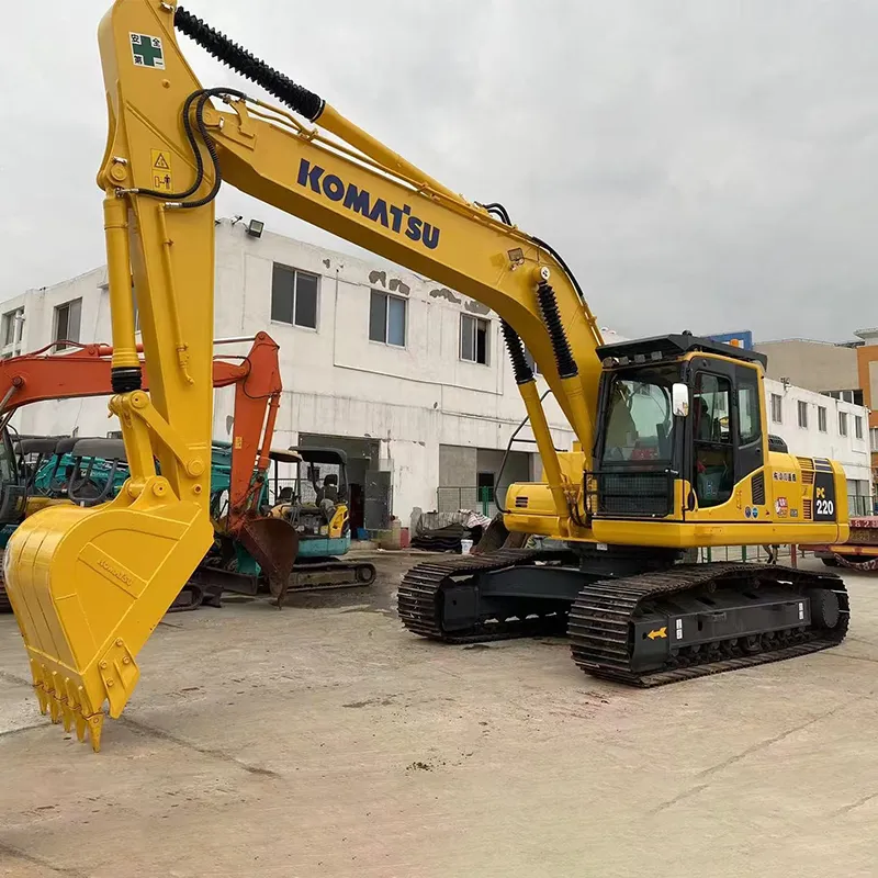 Komatsu PC220 Excavator (4)